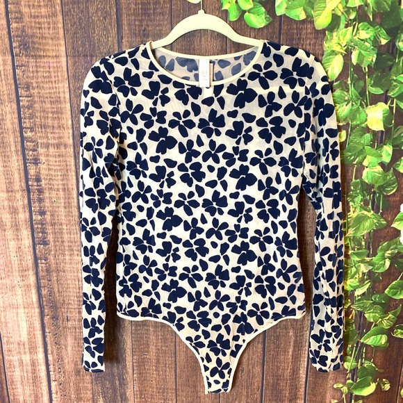 Victoria’s secret: floral velvet bodysuit - Picture 4 of 8